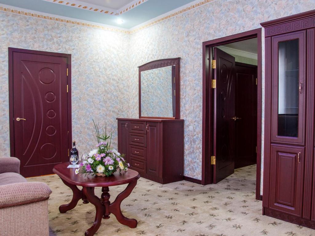 Golden Valley Hotel Taschkent Zimmer foto